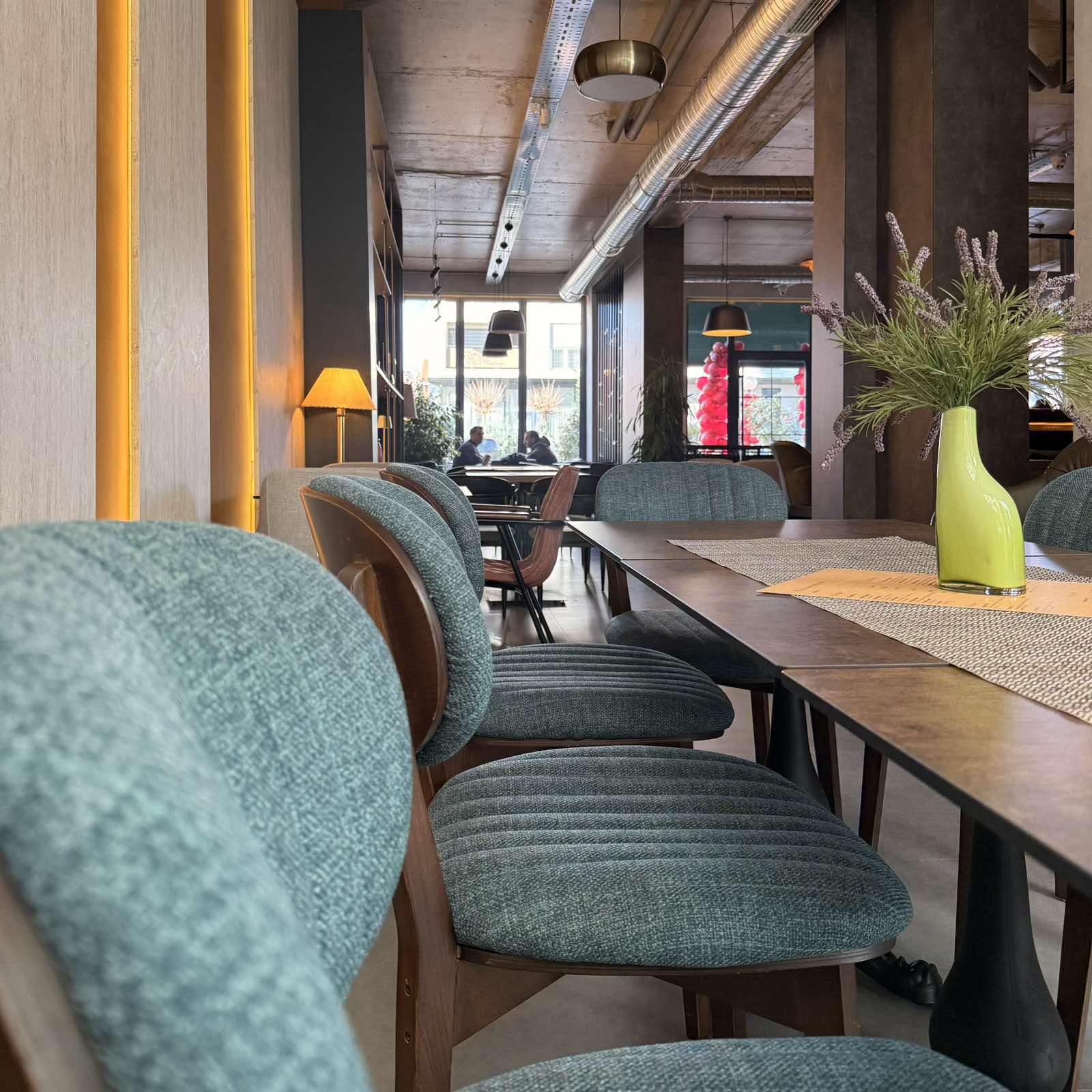 Ulëset me tone të gjelbra në Boka Lounge